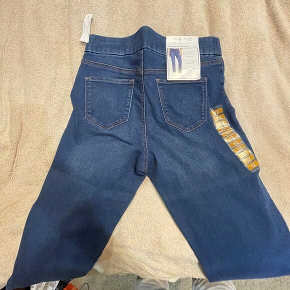 Nine West Heidi Pull On Straight Leg Jeans size 12 NWT - Picture 3 of 11